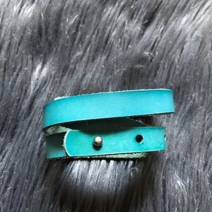 PRE LOVED turquoise leather bracelet